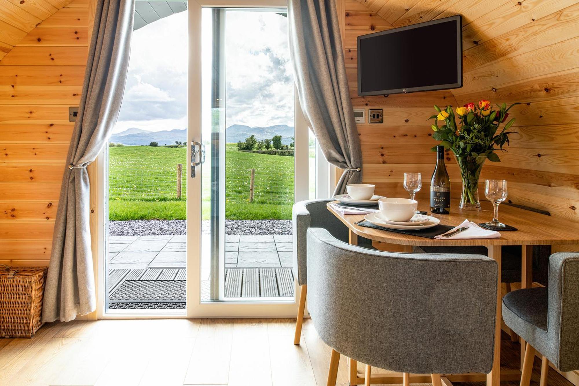Waenfechan Glamping With Hot Tubs Colwyn Bay Dış mekan fotoğraf